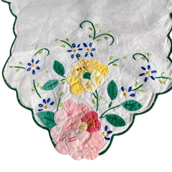Vintage Bread Basket Liner Hand Embroidered Appliqué Flowers Linen Cottagecore - Picture 3 of 12